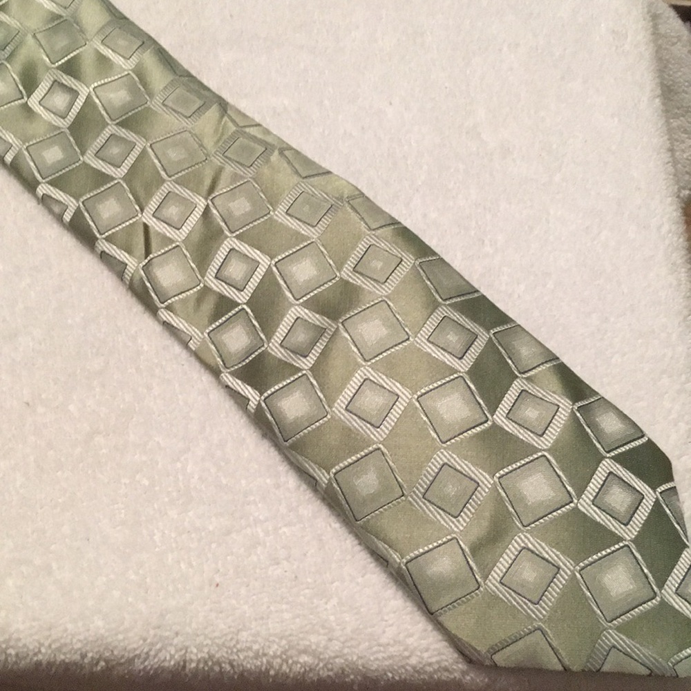 Green stafford tie